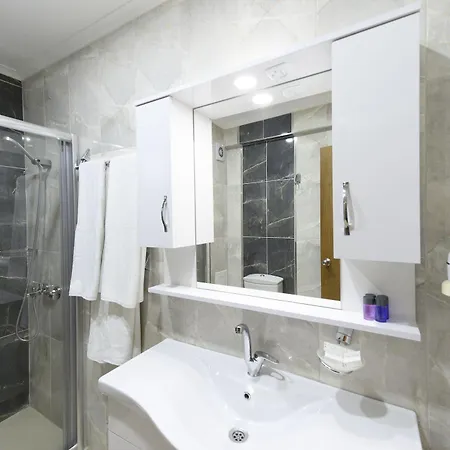 Entes Apartahotel 3*