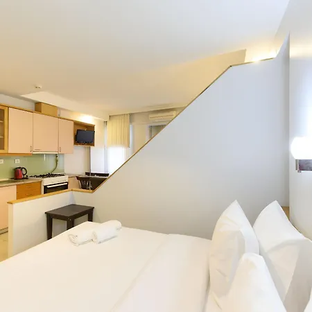 Entes Apartahotel 3*