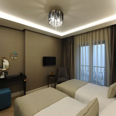 Le Petit Hotel 3*