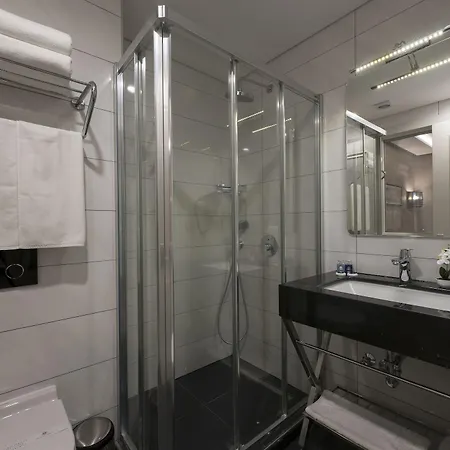 Le Petit Hotel