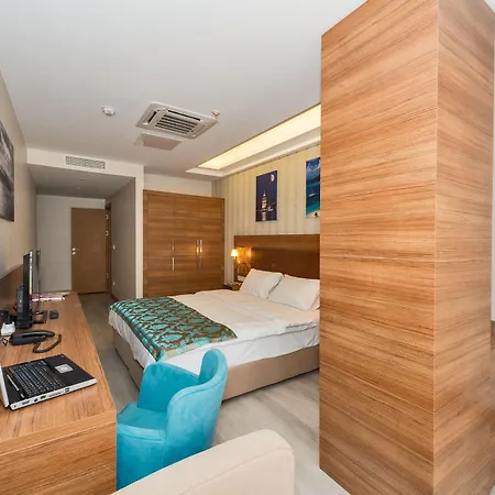 Отель Grand Palace 3*