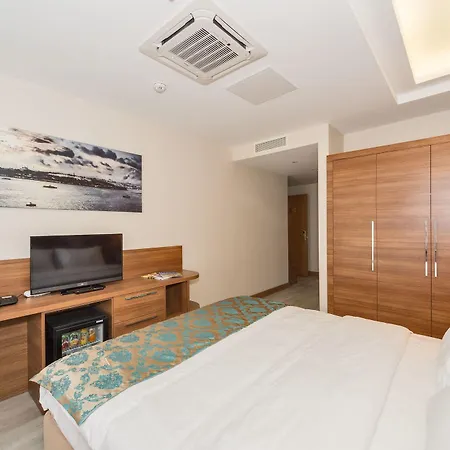 Отель Grand Palace 3*
