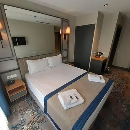 Taksim Pera Orient מלון 4*