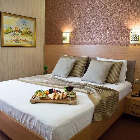 The Rise Aron Business Merter Отель 3*