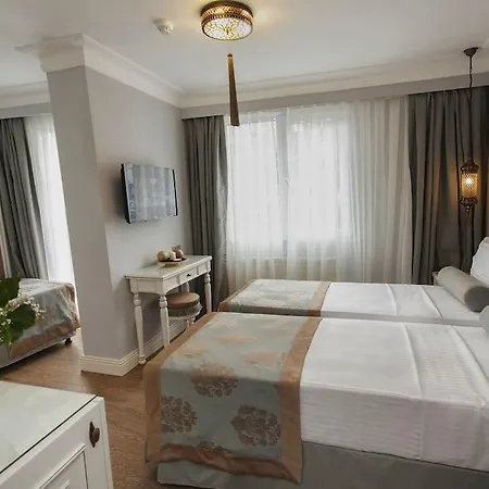 Raymond Blue Otel