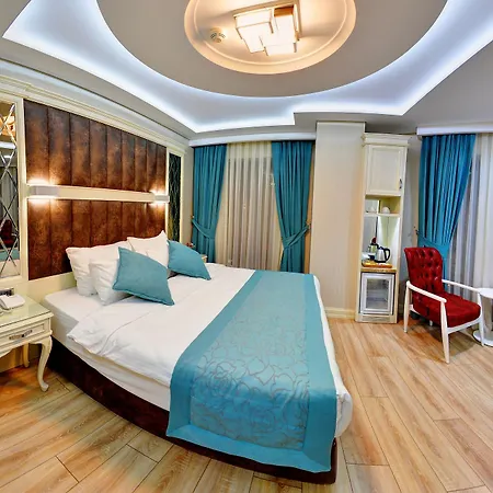 Novelty Hotel