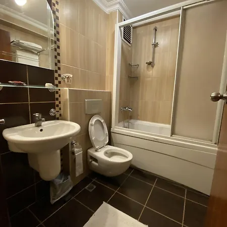 Monopol Hotel 3*