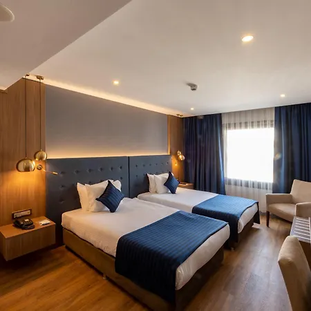 Nova Plaza Crystal & Spa Szálloda 4*