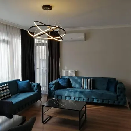 Sisli Apartment, 2 Bedrooms, 250 M Metro, New Modern Istanbul