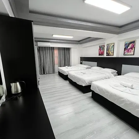 Grand Honey Hotel *
