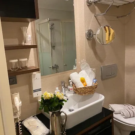 Atasehir Flora Suits *