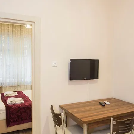 Bed & Breakfast Divan Wooden *
