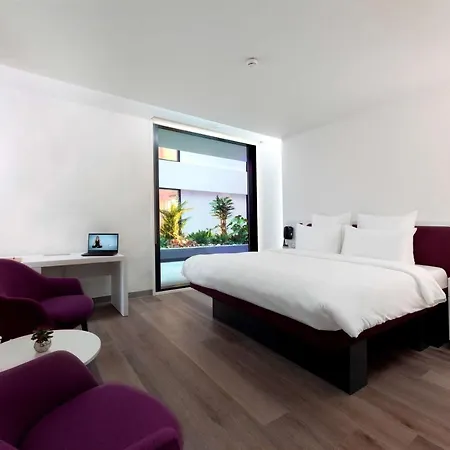 Yotelair Airport, Duty Free - International Transit Area Отель Стамбул