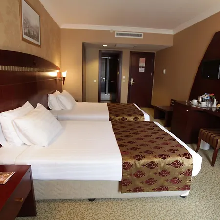 מלון Nova Plaza Orion 4*