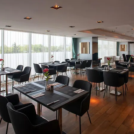 Hotel Doubletree By Hilton - Moda