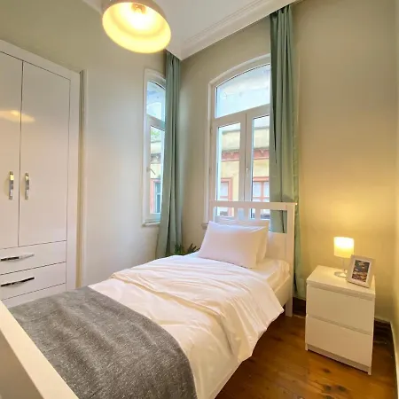 Appartement Building Near Galata Tower With Great View In Beyoglu Istambul