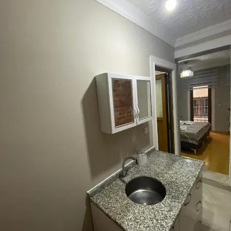 Ξενοδοχείο με διαμερίσματα Yamac Suites
