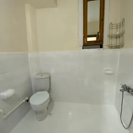 2 Bedrooms Central Area Located 2 Floor Appartement Istambul