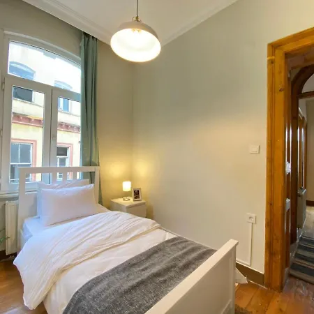 Building Near Galata Tower With Great View In Beyoglu Appartement *