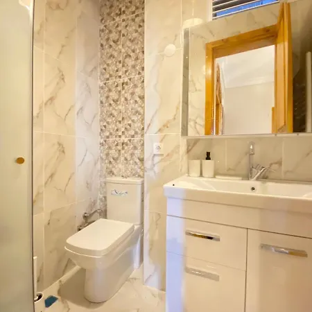 Appartement Building Near Galata Tower With Great View In Beyoglu Istambul