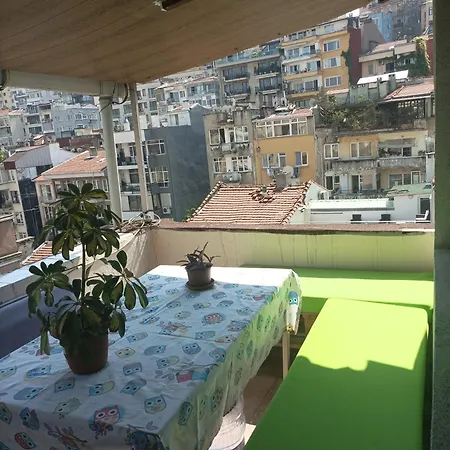 Taksimde Harika Terasli Kismi Deniz Manzarali Daire Appartement