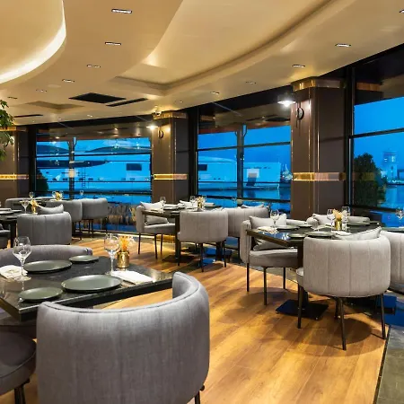 Hotel Crowne Plaza - Tuzla Viaport Marina By Ihg 4*