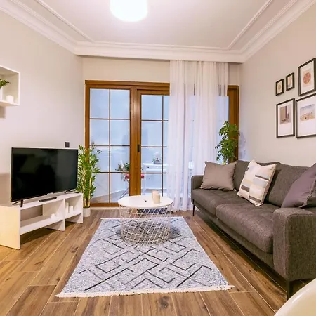 Spacious And Comfy 2br In The Heart Of Cihangir Apartment *