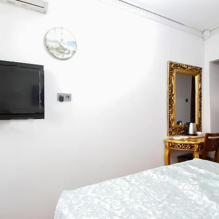 Boutique California Hotel