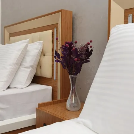 Hotel Azre 2*