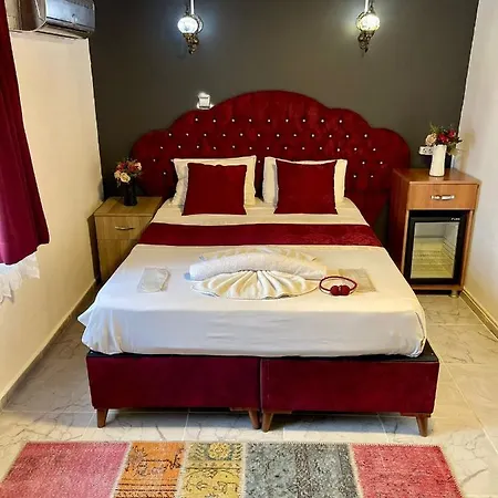 La Maison Bleue 3*