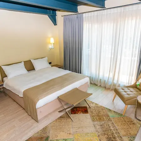 فندق The Gate Atasehir Finance Centre 2*