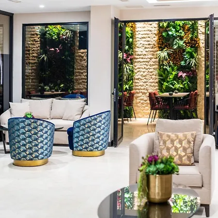 Hotel Aprilis Deluxe