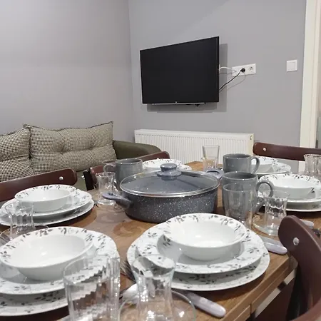 Sweet In Historical Area 3b Apartment
