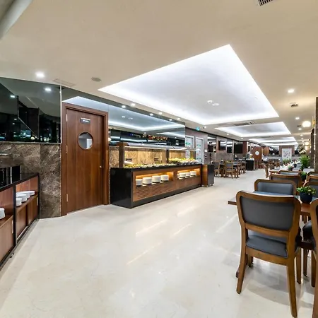 Aprilis Deluxe Hotel 4*