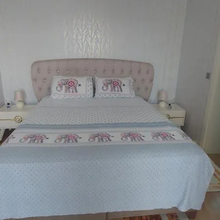 Beylikduzu Huzurlu Aile Yasam Sitesi Ful Donanimli Ev *