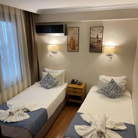 Отель Nomade Old 3*