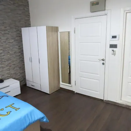 Istanberry - Happy Economy Apartment *