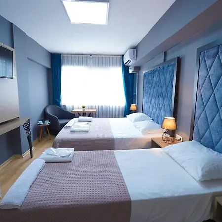 Luka Hotel *