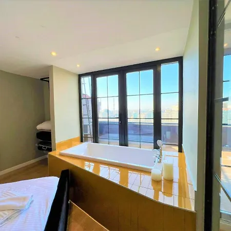 Wonder Homes - Charming Designer Rooftop Terrace With Sea View, At Taksim