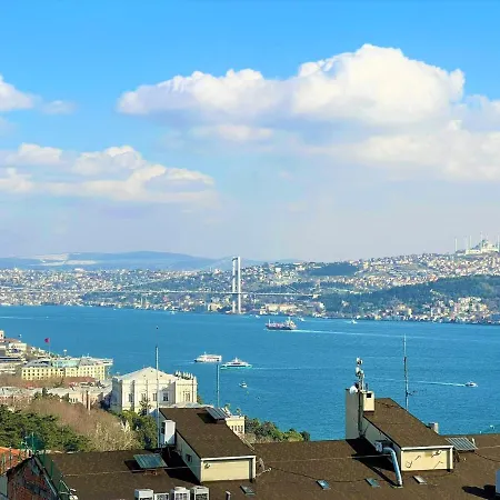 Wonder Homes - Charming Designer Rooftop Terrace With Sea View, At Taksim Apartment *