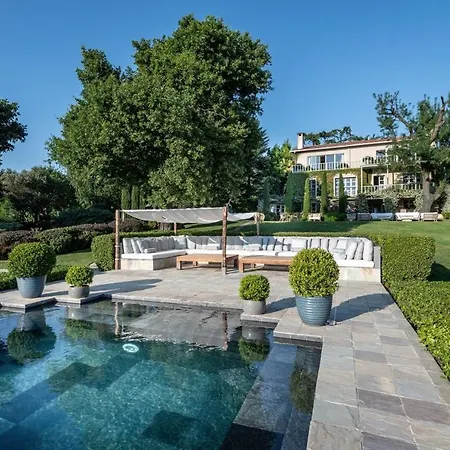 Villa Enchanting 22,000m2 And Elegant 5 Bedroom Manor