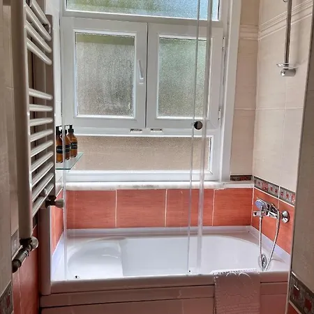 Charm And Cosy 2br Apartment Istanbul