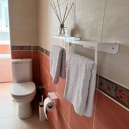 Charm And Cosy 2br Apartment *