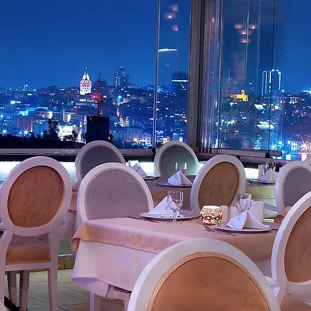 Hotel The 3*