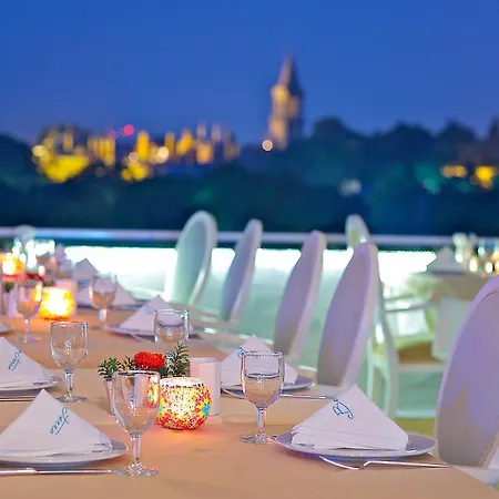 The Hotel 3*
