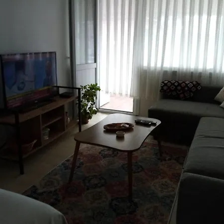 Appartement Taksimde Harika Terasli Kismi Deniz Manzarali Daire