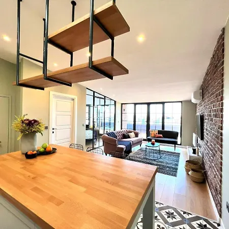 Wonder Homes - Charming Designer Rooftop Terrace With Sea View, At Taksim Apartment