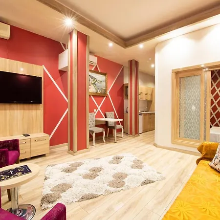 Pera Aparthotel
