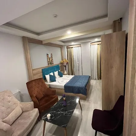 Destinia Pera Hotel