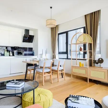 Apartment G Tower By Newinn
